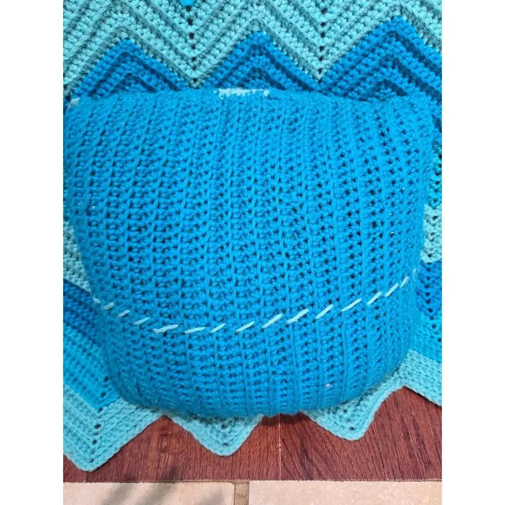 Vintage Hand Made Blue/Teal Chevron Crochet Blanket Zig Zag Ripple 76